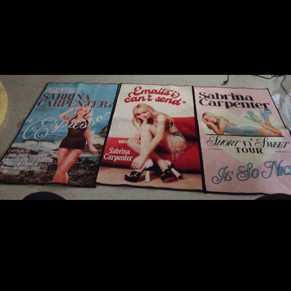 ☃️ 3 Sabrina Carpenter Posters As Rugs/Carpets